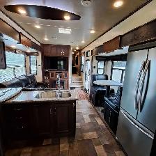 2015 Keystone Fuzion Toyhauler Fifthwheel - Photo 2