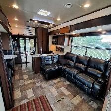 2015 Keystone Fuzion Toyhauler Fifthwheel - Photo 3