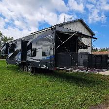 2015 Keystone Fuzion Toyhauler Fifthwheel - Photo 7