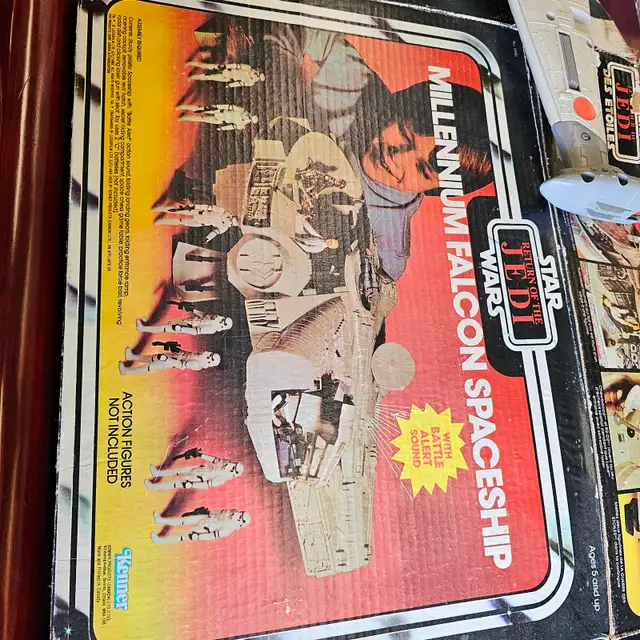 Vintage 1979 Kenner Star Wars Millennium Falcon & Original Box