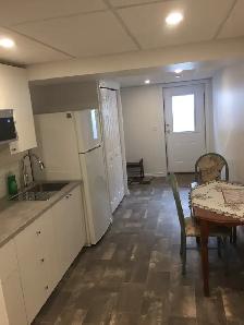 Large, Furnished Basement Bedroom With Private Bath - Photo 3