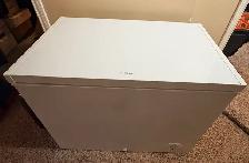 Free Small Frigidaire deep freezer - in excellent condition. - Photo 2
