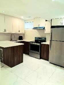 Bright & Spacious 2 Bedroom   Den Basement – Available Immediate - Photo 8