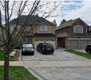 Bright & Spacious 2 Bedroom   Den Basement – Available Immediate - Photo 9