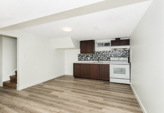Beautiful Newly Renovated 2-Bedroom Basement Suite Near U of S