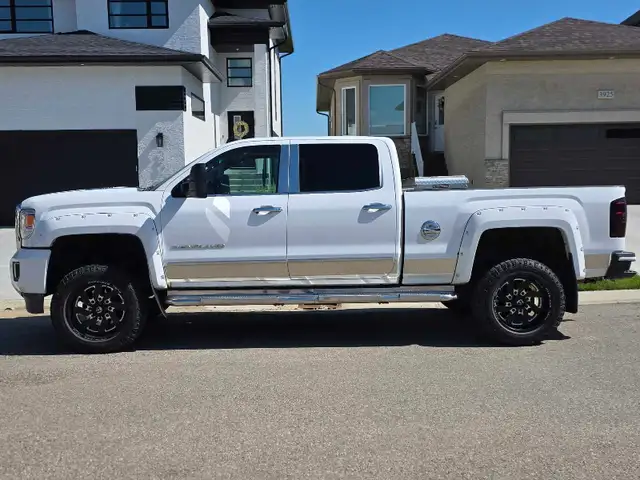 2015 GMC 3500HD Denali