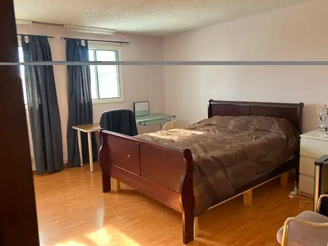 EdgemontNW upstairs rooms/master ensuite incl utility EZtransit