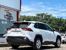 2022 Toyota RAV4 LE - Photo 5