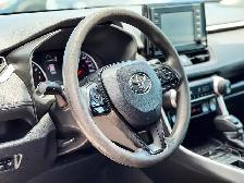 2022 Toyota RAV4 LE - Photo 9