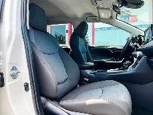 2022 Toyota RAV4 LE - Photo 13