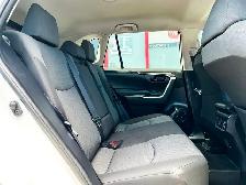 2022 Toyota RAV4 LE - Photo 16