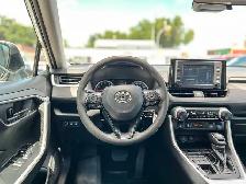 2022 Toyota RAV4 LE - Photo 18