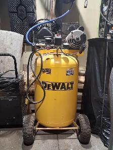Dewalt 30 gallon air compressor excellent working condition