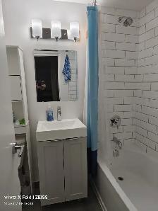 Room Available in 1 Bdrm   Den Apartment - Photo 5