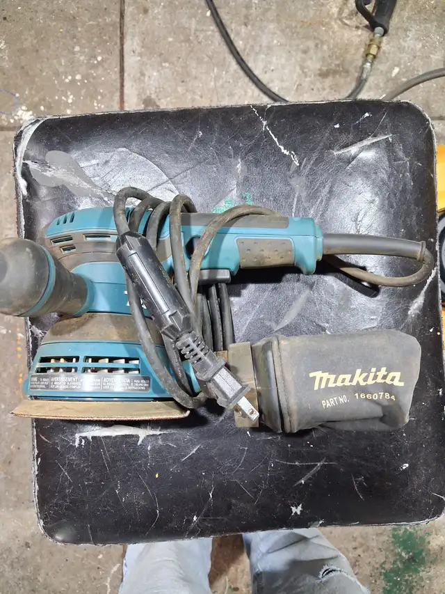 Makita 5 inch random orbital sander
