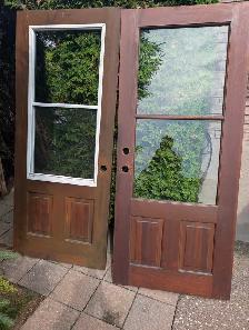Portes de cèdre