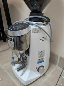 Commercial coffee grinder - Photo 4