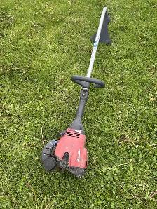 HomeLite Gas Lawn Edger / Grass Trimmer - Photo 3
