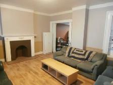 ROOM AVAILABLE IN BEAUTIFULL CENTURY HOME - Photo 2