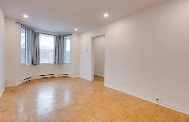 Superbe 4 1/2 À Louer à Lachine