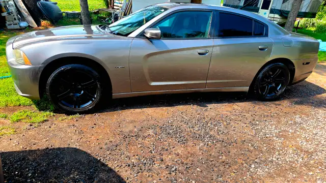 Dodge charger  2011