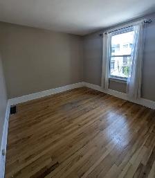 1 Bed   Den in Hintonburg/Wellington Village/Parkdale - Photo 2