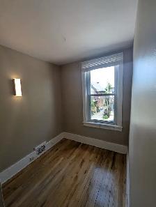 1 Bed   Den in Hintonburg/Wellington Village/Parkdale - Photo 5