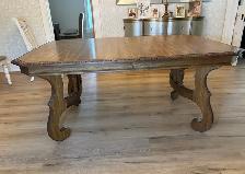 Dining table made of solid pecan wood. - Photo 4