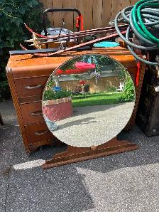 Free antique dresser and mirror. - Photo 2