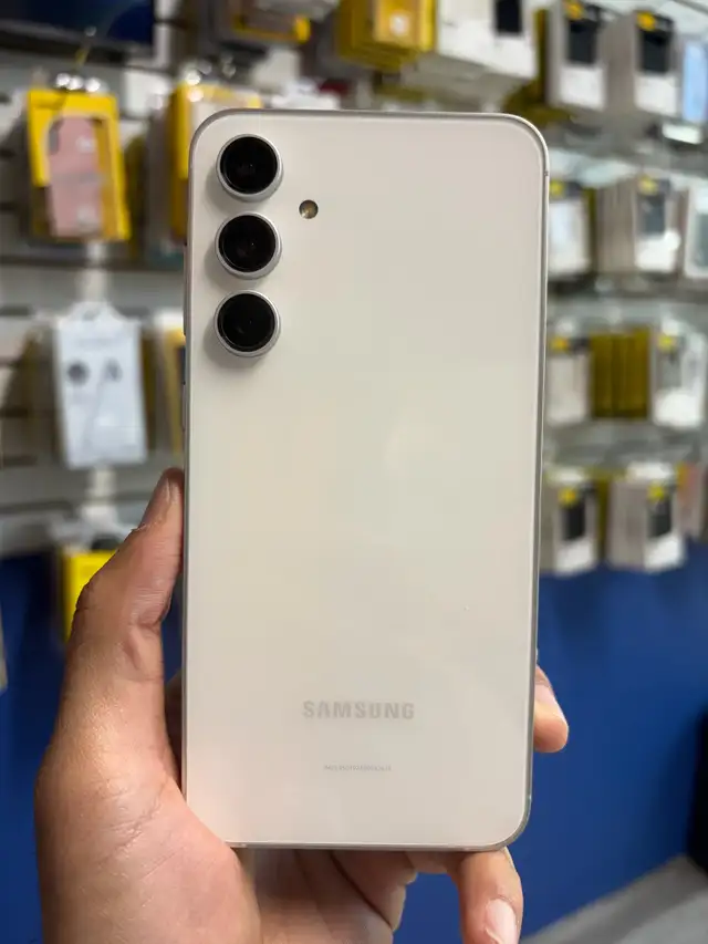 Samsung S23 FE 128gb (Store Warranty)