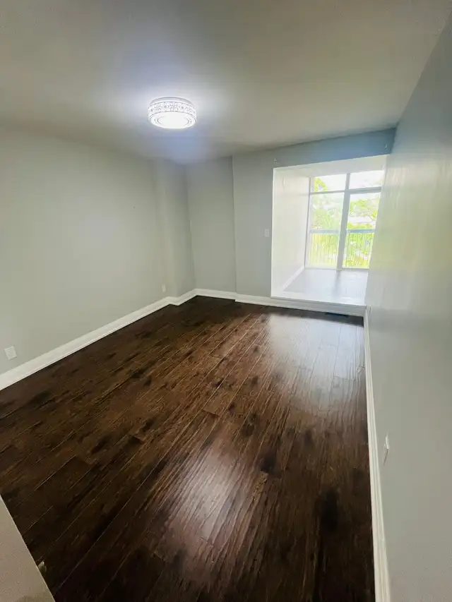 Shared Room for Rent in Prime Mississauga | Utilities Included
