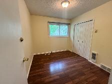 6 Bed 2.5 Bath House For In Fort Richmond - Photo 8
