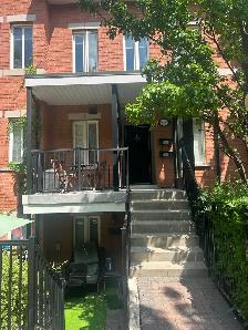 Beautiful 2 Bedroom, 2 Bathroom Condo for Rent – Markham, ON