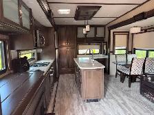2019 GRAND DESIGN SOLITUDE 344GK - LOADED WITH OPTIONS - Photo 11