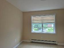 Just reduced the price. 1 BDR  a den, Parking, Elevator, Bus, - Photo 6