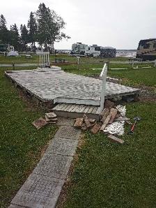 A donner: Perron pour Roulotte de Camping
