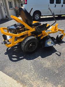 cub cadet zero turn - Photo 6