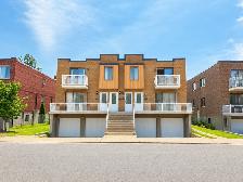 Renovated 3 Bedroom Apartment with Private Terrace in LaSalle - Photo 9