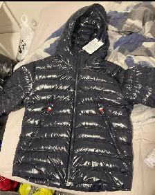selling moncler 10/10 condition