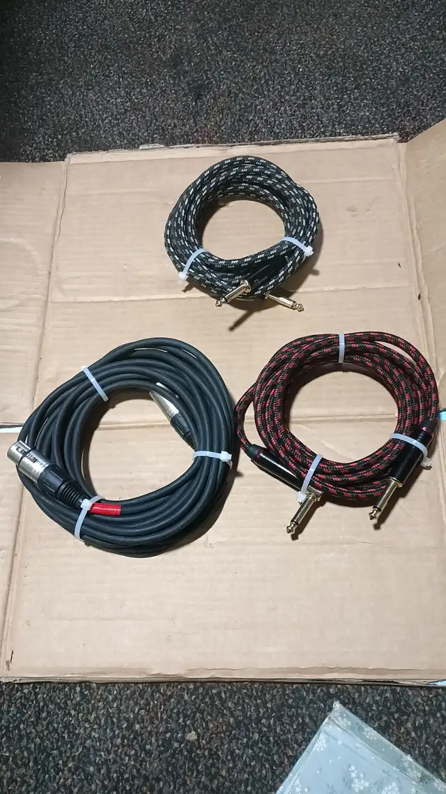 Microphone and guitar /amp cable bundle