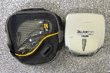 Sony Discman w Case - Photo 5