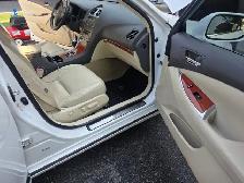 Lexus 2011 ES350 – Excellent Condition – Luxury, Reliability - Photo 9