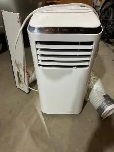 Uberhaus 8,000 BTU Portable Air Conditioner