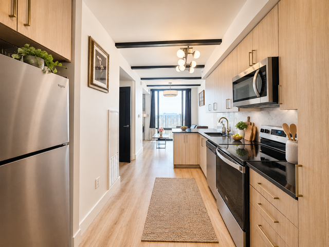 BEAUTIFUL 2-BEDROOM CONDO WITH MODERN AMENITIES