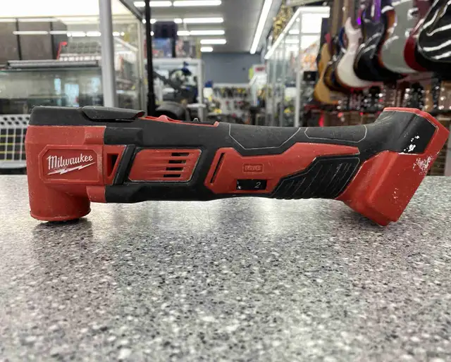 Milwaukee 2626 Multi Tool