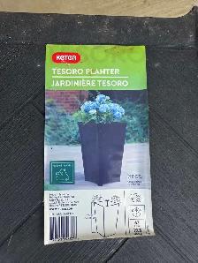 Keter Tesoro Planters (2 planters), 12.5 gallon each - Photo 2