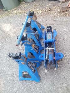 Certified Floor Jack and Axle Stands - Photo 2