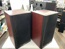 Jamo 68 Bookshelf Speakers