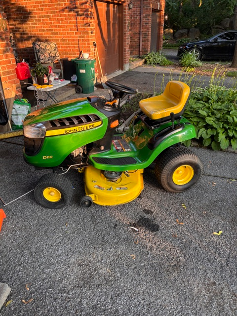 John Deere D110