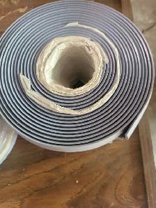 vinyl baseboards - Photo 2